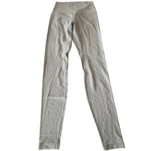 🖤🤍Like New LULULEMON Women's light robins egg blue leggings.  Size 4